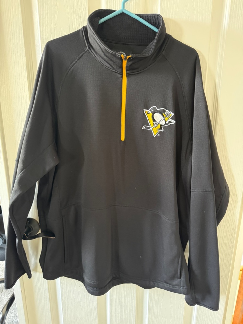 Pittsburgh Penguins Black 1/4 Zip Pullover Sweatshirt